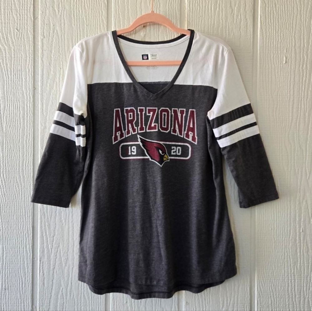 NFL Team Apparel Arizona Cardinal's Women's V Neck Tee Large